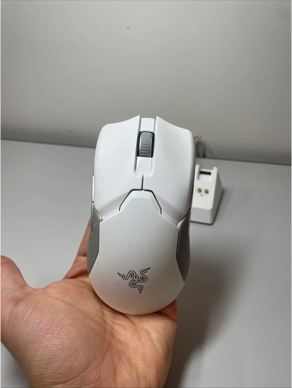 Razer Viper Ultimate - Wireless Gaming Mouse w/Dock - Mercury - Great Condition